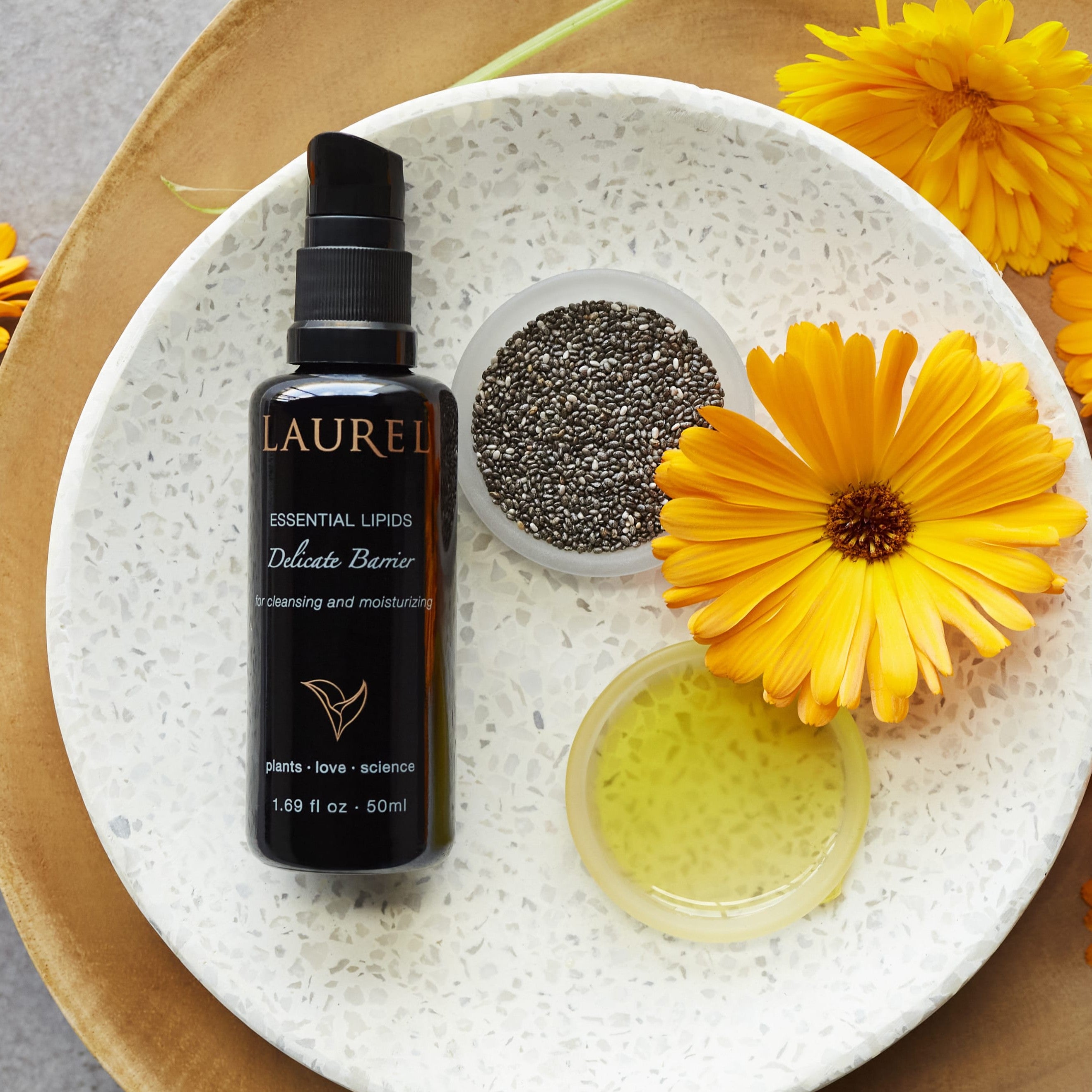 Laurel Essential Lipids Delicate Barrier