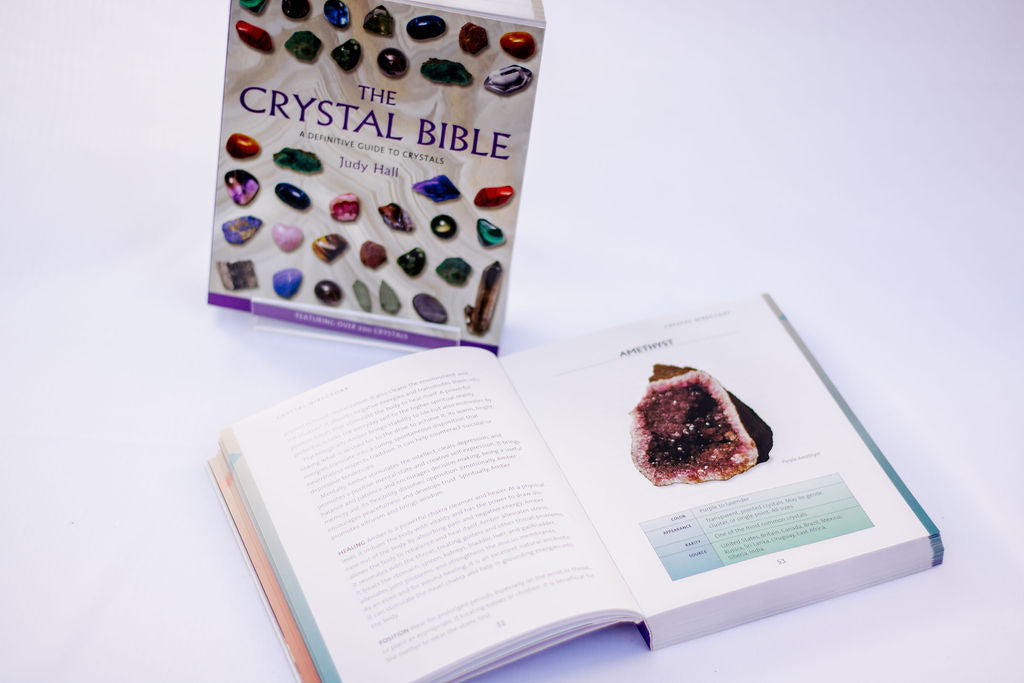 The Crystal Bible - Judy Hall